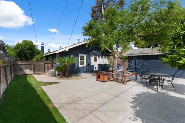 1494 N Wilson Avenue, Fresno, CA 93728