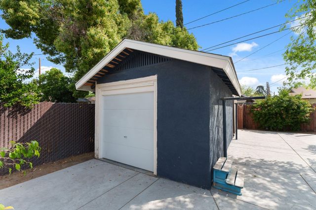 1494 N Wilson Avenue, Fresno, CA 93728