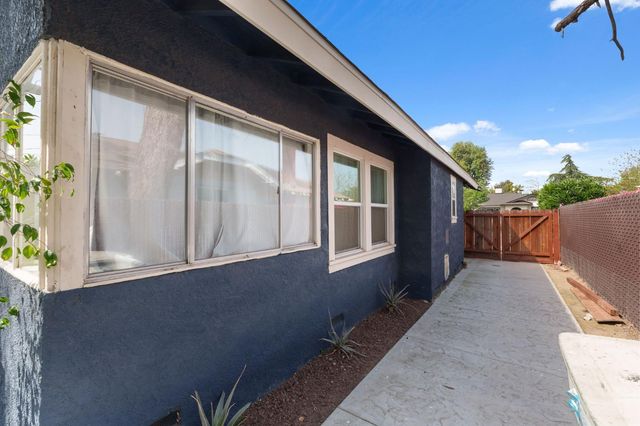 1494 N Wilson Avenue, Fresno, CA 93728