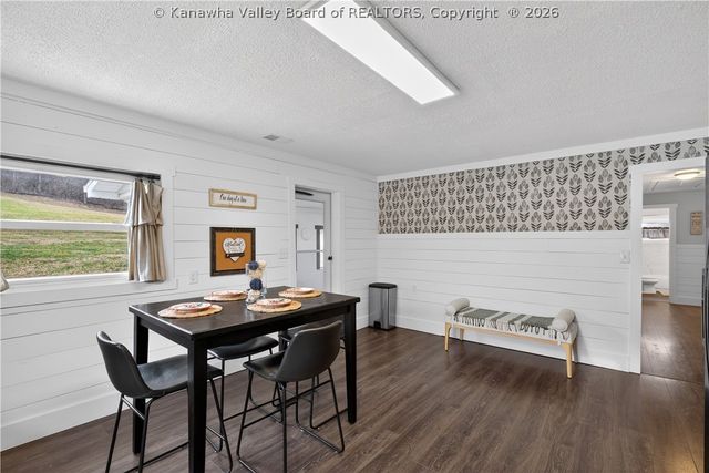 293 Cow Creek Road, Hurricane, WV 25526