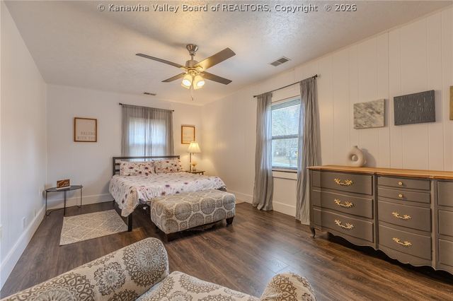 293 Cow Creek Road, Hurricane, WV 25526