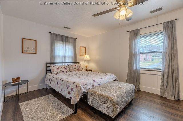 293 Cow Creek Road, Hurricane, WV 25526