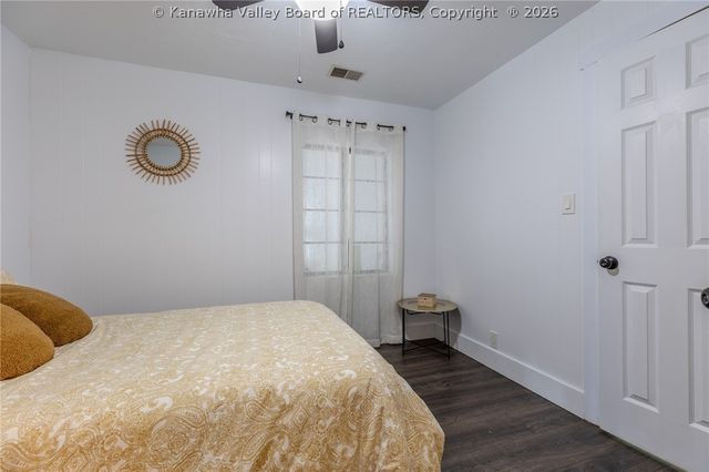 293 Cow Creek Road, Hurricane, WV 25526