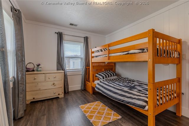 293 Cow Creek Road, Hurricane, WV 25526