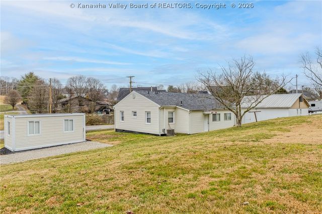 293 Cow Creek Road, Hurricane, WV 25526