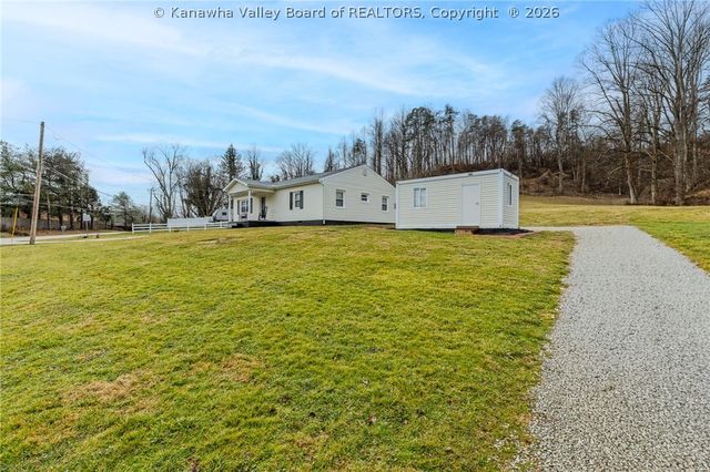 293 Cow Creek Road, Hurricane, WV 25526