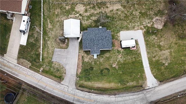 293 Cow Creek Road, Hurricane, WV 25526