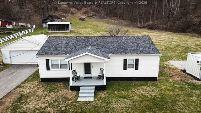293 Cow Creek Road, Hurricane, WV 25526