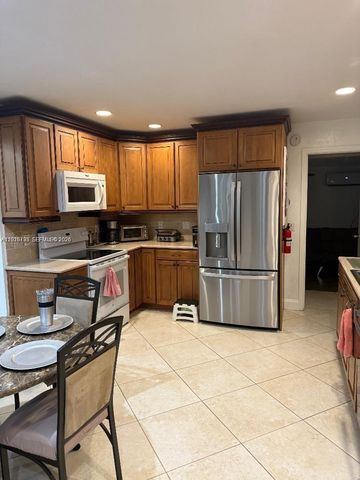 3149 Hollywood Blvd, Hollywood, FL 33021