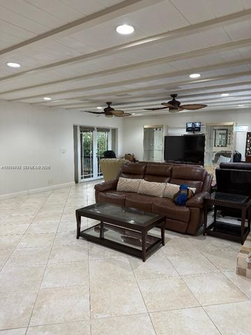 3149 Hollywood Blvd, Hollywood, FL 33021