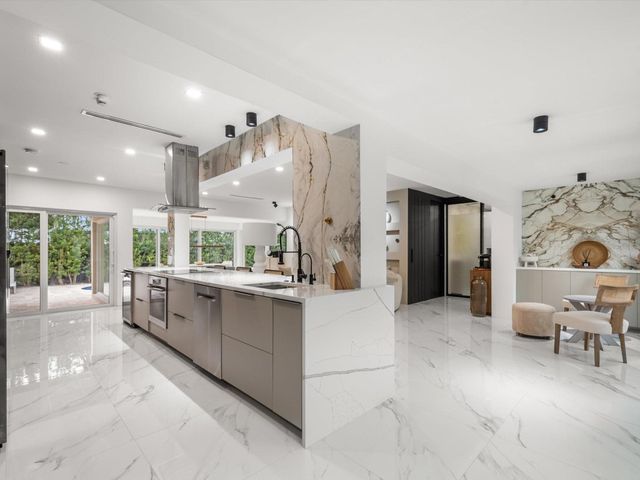 2711 NE 19th Street, Fort Lauderdale, FL 33305