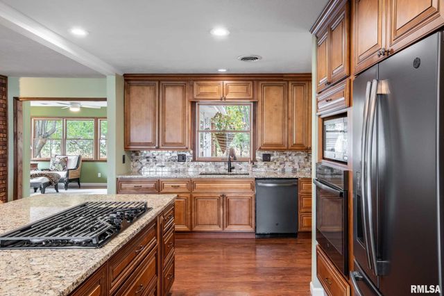 202 Dinah Lane, Marion, IL 62959