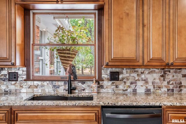 202 Dinah Lane, Marion, IL 62959