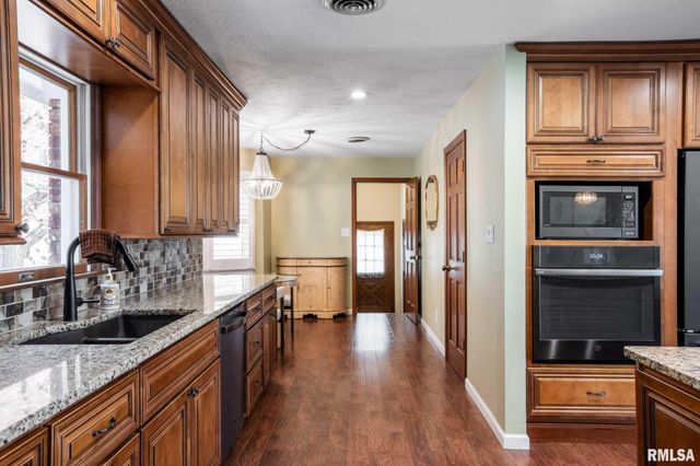 202 Dinah Lane, Marion, IL 62959