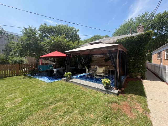 319 Dodge Avenue, Evanston, IL 60202