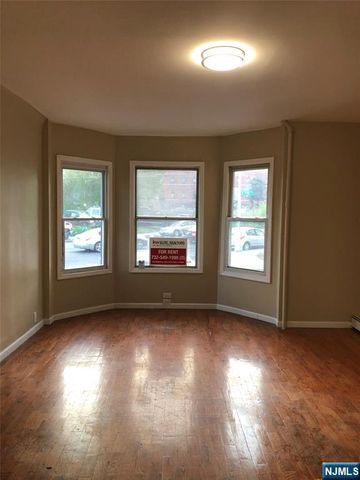 5 7th Street, Newark, NJ 07107