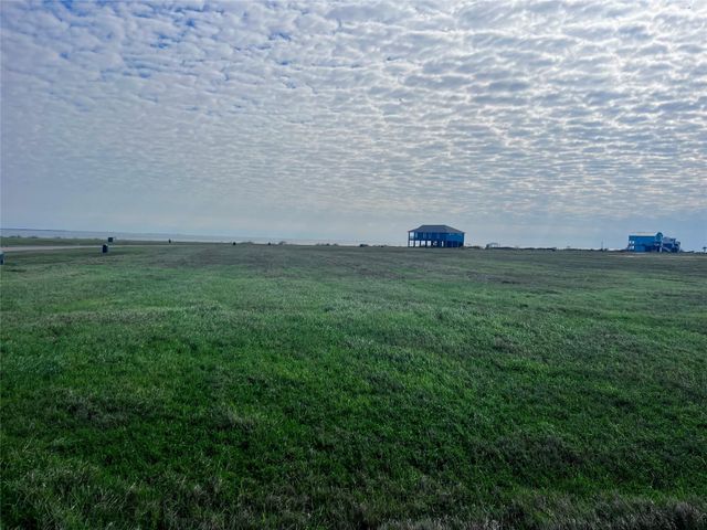 3008 Palacios Bay Dr, Palacios, TX 77465