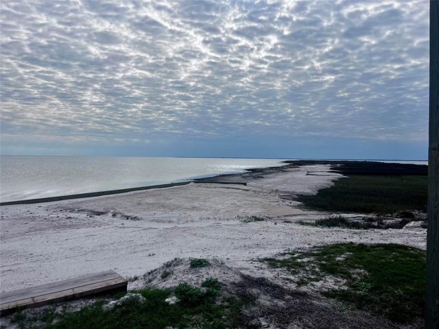 3008 Palacios Bay Dr, Palacios, TX 77465