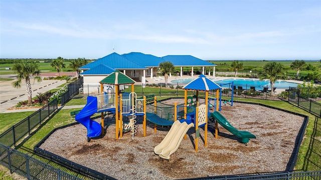 3008 Palacios Bay Dr, Palacios, TX 77465