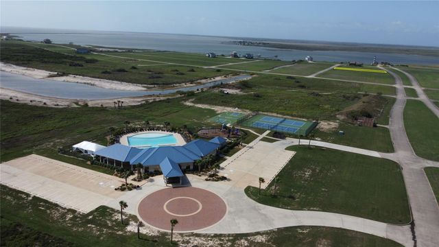 3008 Palacios Bay Dr, Palacios, TX 77465