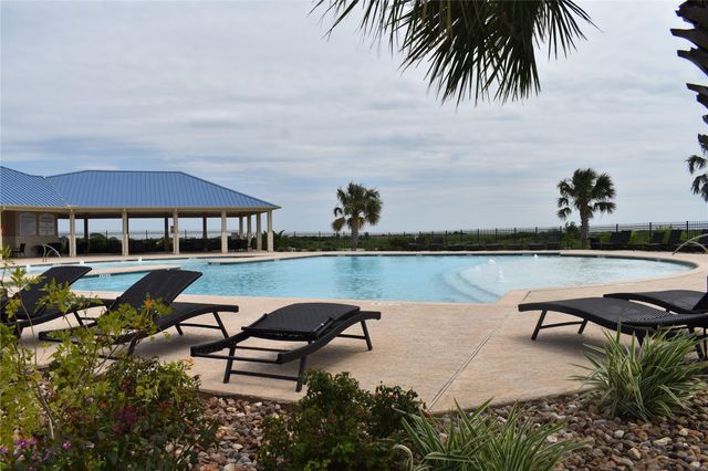 3008 Palacios Bay Dr, Palacios, TX 77465