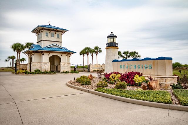 3008 Palacios Bay Dr, Palacios, TX 77465