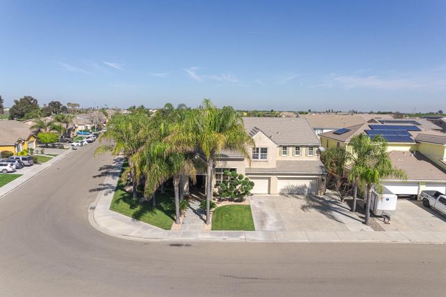 751 Banff Dr, Newman, CA 95360