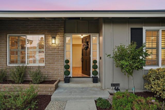 6121 McAbee Road, San Jose, CA 95120