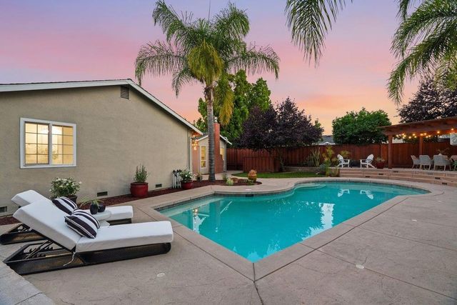 6121 McAbee Road, San Jose, CA 95120