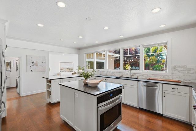 6121 McAbee Road, San Jose, CA 95120