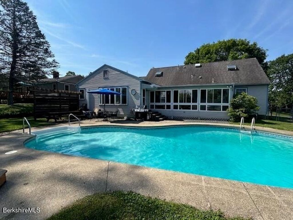 100 Anita Drive, Pittsfield, MA 01201