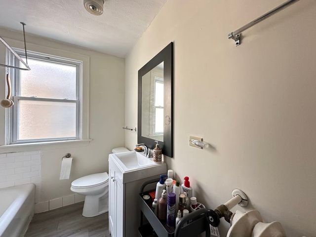 733 Elm Street 304, Winnetka, IL 60093