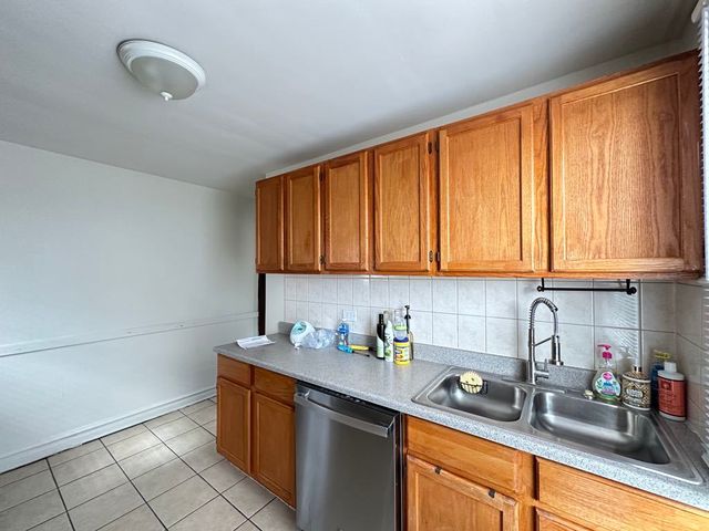 733 Elm Street 304, Winnetka, IL 60093
