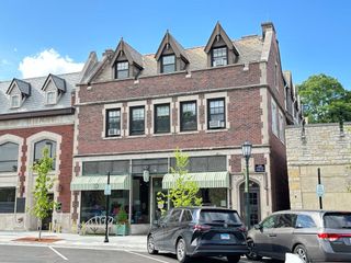 733 Elm Street 304, Winnetka, IL 60093