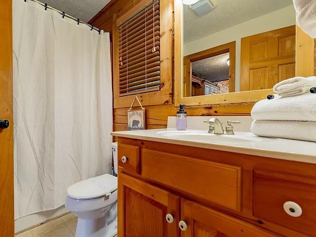 749 Yona Trail Way, Gatlinburg, TN 37738