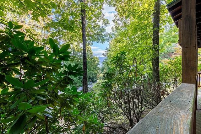 749 Yona Trail Way, Gatlinburg, TN 37738