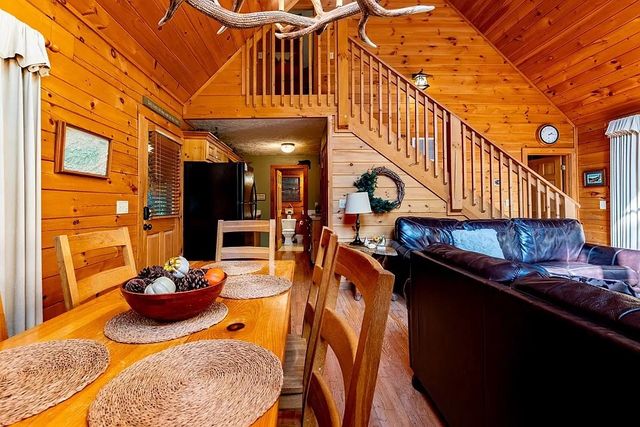 749 Yona Trail Way, Gatlinburg, TN 37738