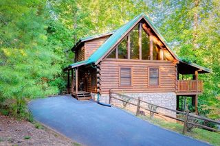 749 Yona Trail Way, Gatlinburg, TN 37738
