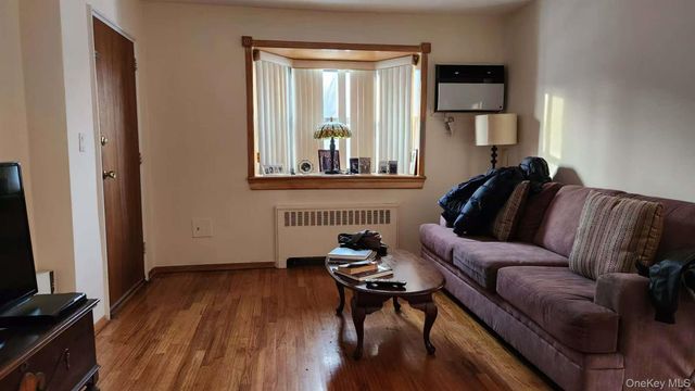 15-27 159 Street 159 Street 619, Whitestone, NY 11357