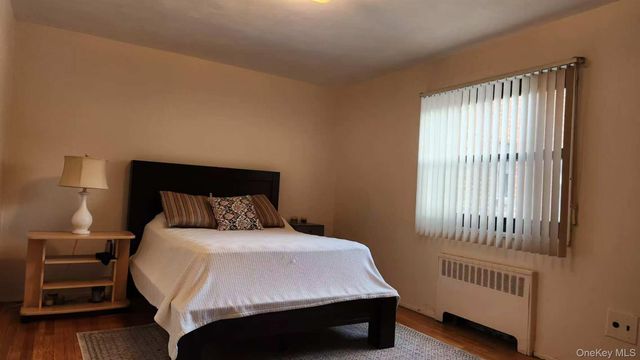 15-27 159 Street 159 Street 619, Whitestone, NY 11357