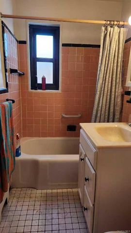 15-27 159 Street 159 Street 619, Whitestone, NY 11357