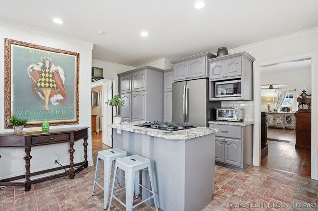 1643 S Columbia Place, Tulsa, OK 74104