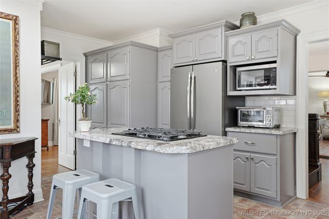 1643 S Columbia Place, Tulsa, OK 74104