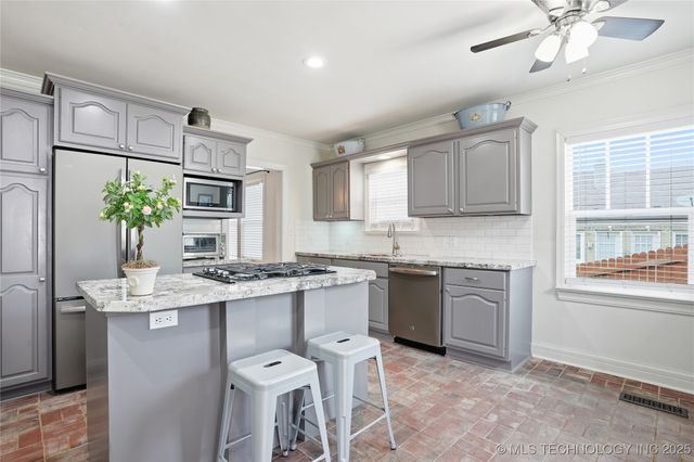 1643 S Columbia Place, Tulsa, OK 74104