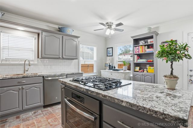 1643 S Columbia Place, Tulsa, OK 74104