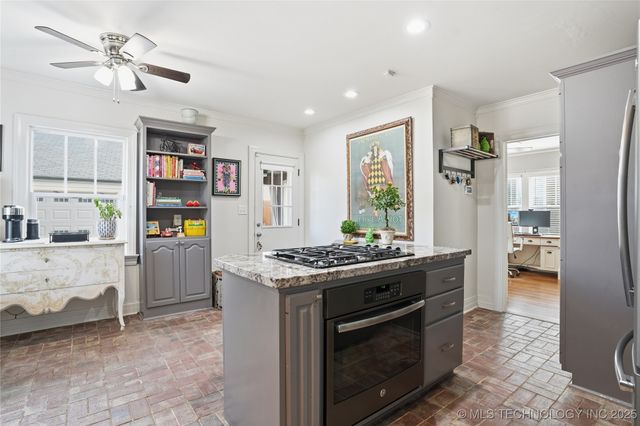 1643 S Columbia Place, Tulsa, OK 74104