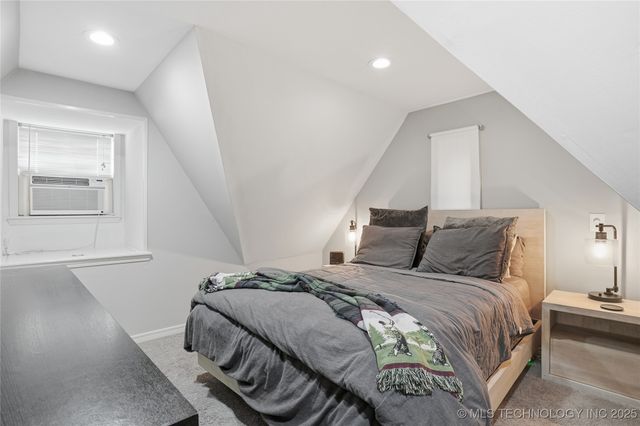 1643 S Columbia Place, Tulsa, OK 74104