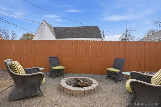 1643 S Columbia Place, Tulsa, OK 74104