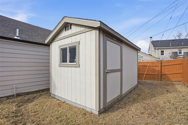 1643 S Columbia Place, Tulsa, OK 74104