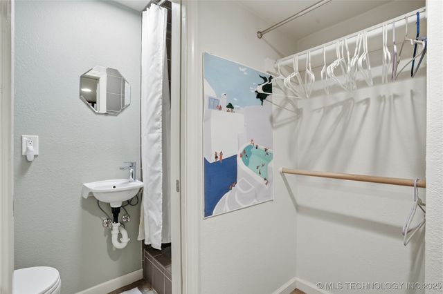 1643 S Columbia Place, Tulsa, OK 74104